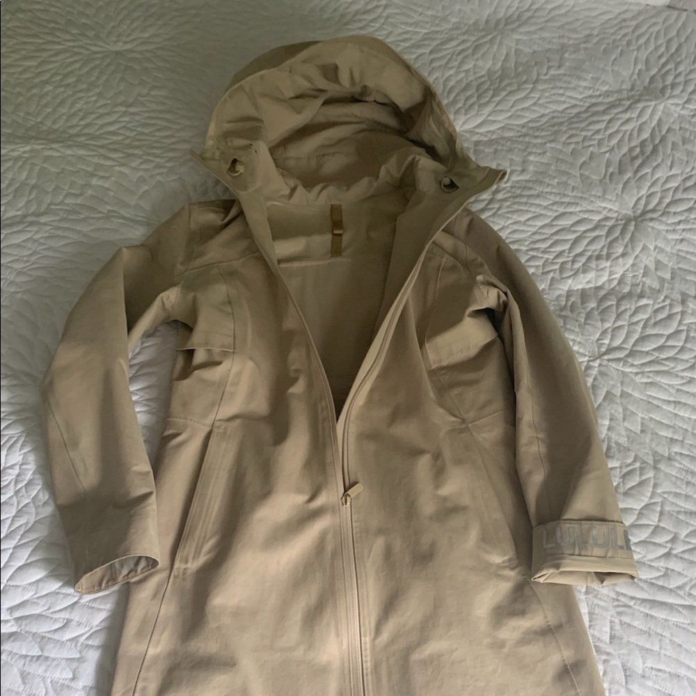Lululemon Rain Rebel jacket Size 2